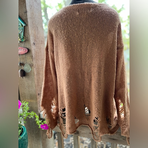 Wildfox Mocha Oversized Knit Shredded Detail Heart Accent Pullover Sweater - Picture 8 of 10